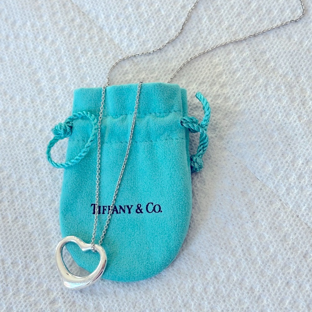 Tiffany & Co Elsa Peretti Sterling Silver Open Heart Pendant Necklace.